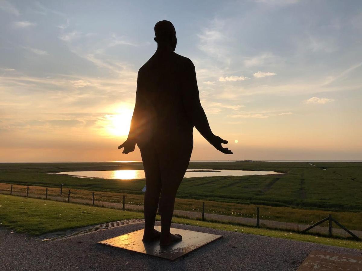 Sfeervol Vakantiehuis In Holwerd Bagian luar foto